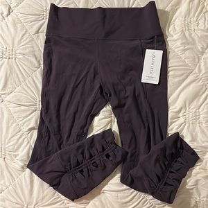 Athleta Salutation Stash Pocket